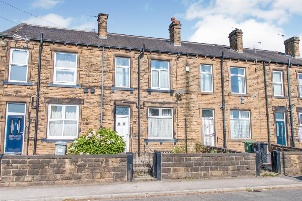 1 bedroom terraced house for sale in Scotchman Lane, Morley, Leeds, LS27