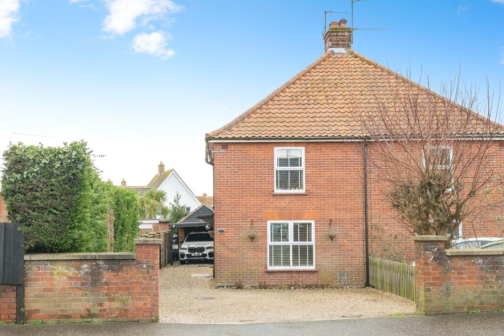 2 bedroom semidetached house for sale in Norwich Road, North Walsham, NR28