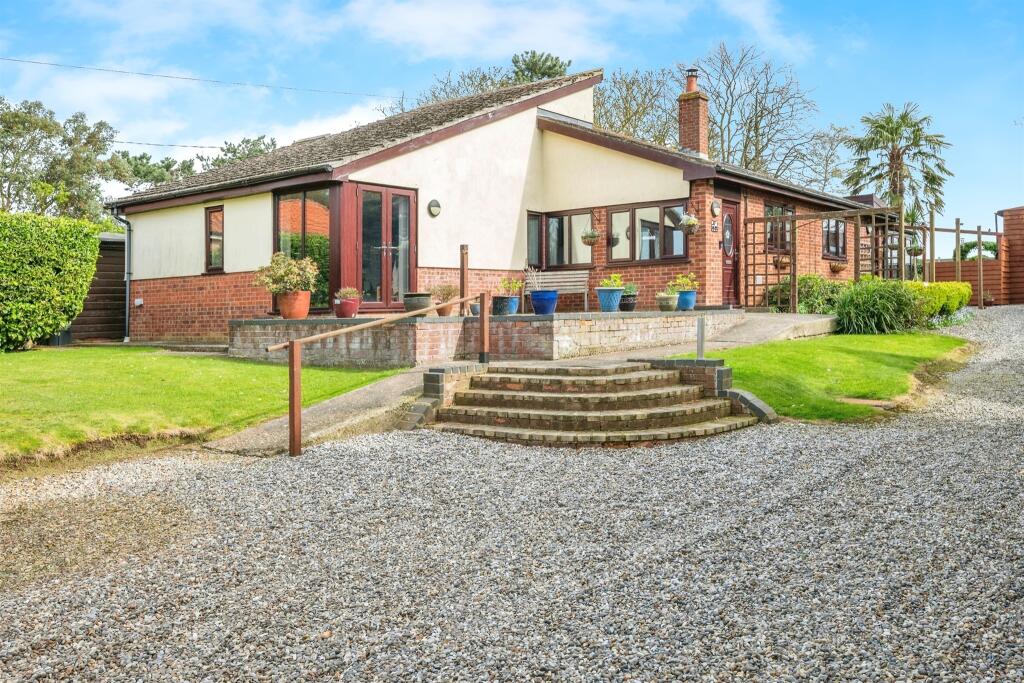 3 bedroom detached bungalow for sale in Mundesley Road, Paston, North