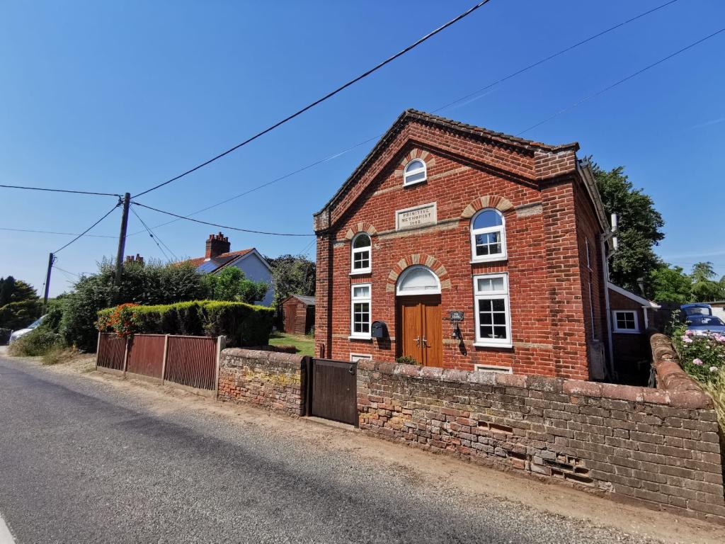 3 bedroom character property for sale in Aylsham Road, Felmingham