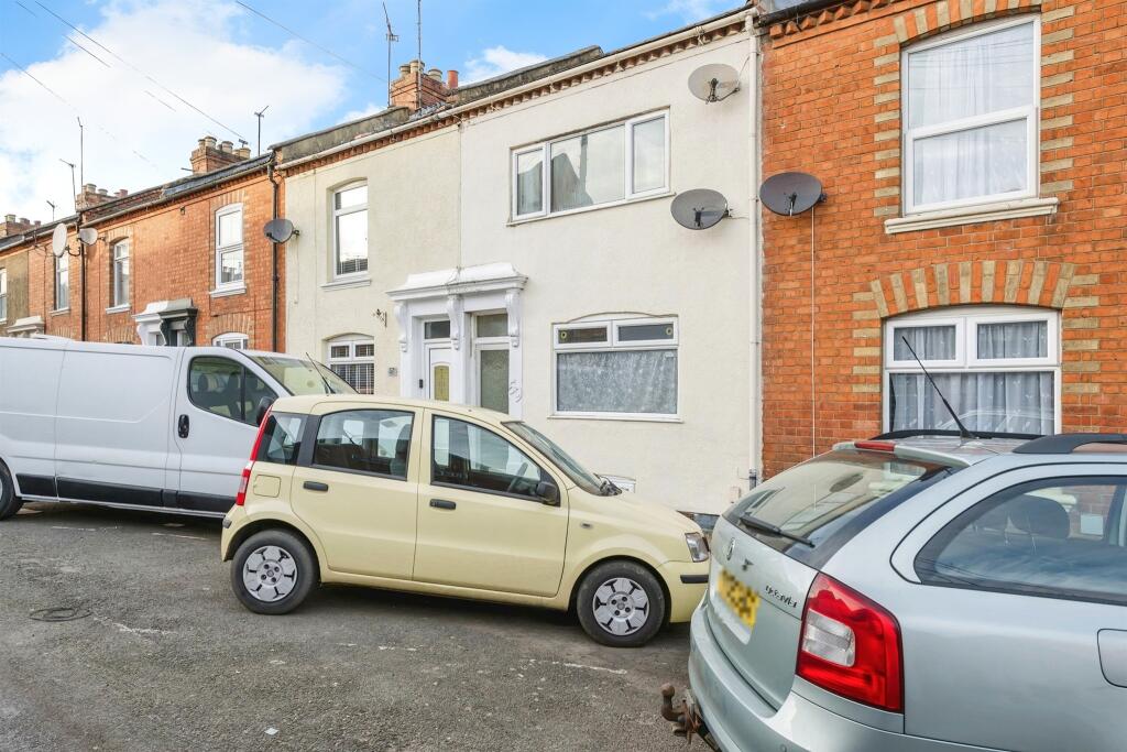 3 bedroom terraced house for sale in Dunster Street, Northampton, NN1