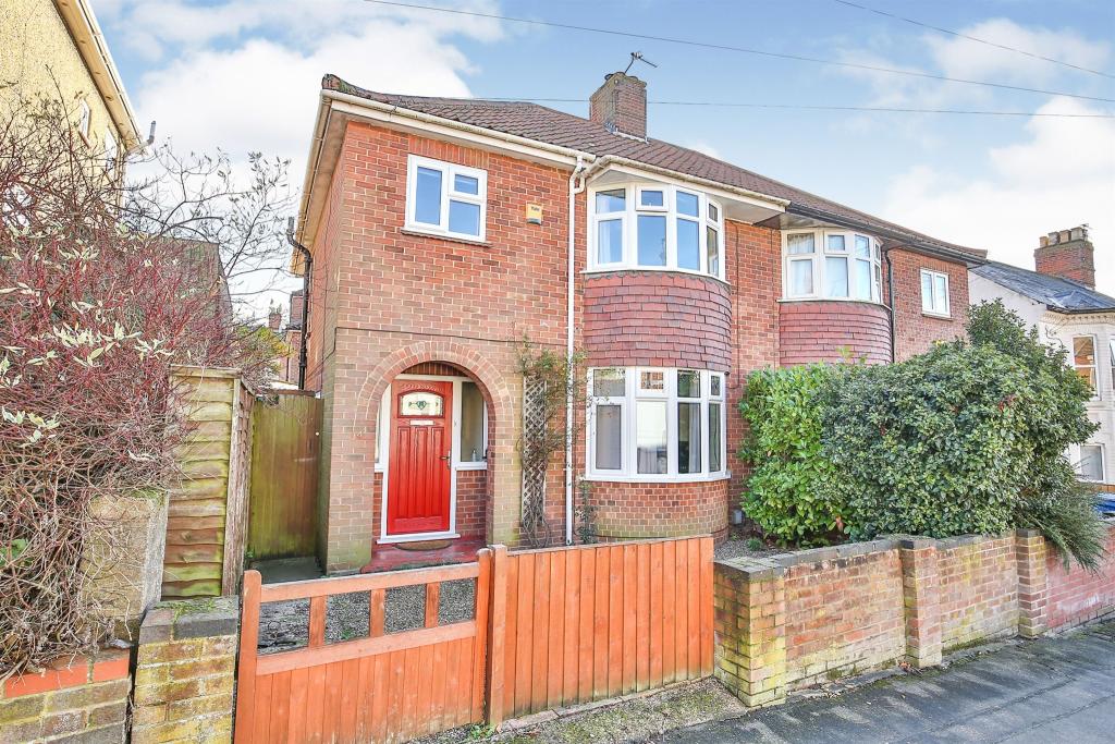 3 bedroom semidetached house for sale in Hill House Road, Norwich, NR1