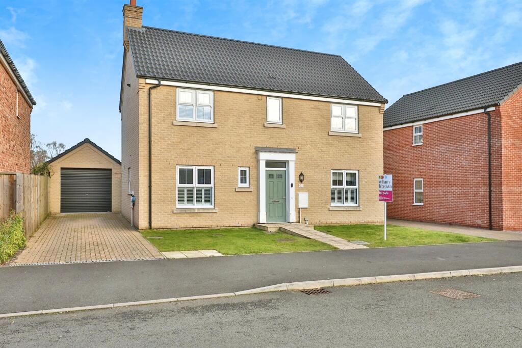 4 bedroom detached house for sale in Penrice Road, Little Plumstead