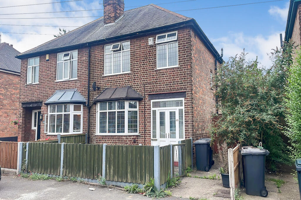 3 bedroom semidetached house for sale in Cornhill Road, Carlton