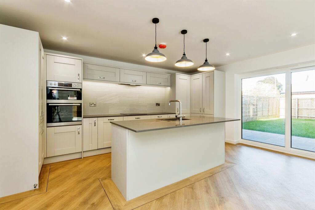 Main image of property: Burton Road, Gedling, Nottingham