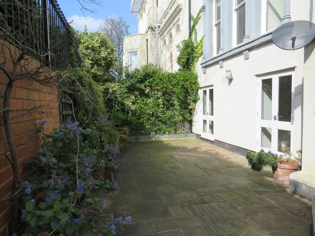 2 bedroom apartment for sale in Cavendish Crescent North, Nottingham, NG7