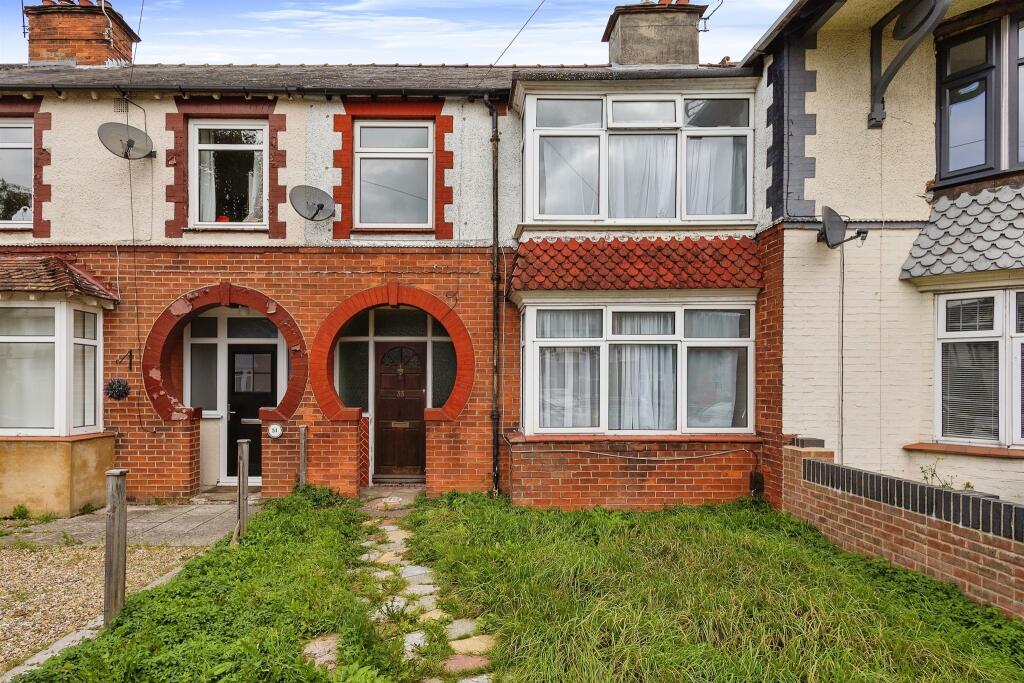 3 bedroom terraced house for sale in Highbury Grove, Portsmouth, PO6