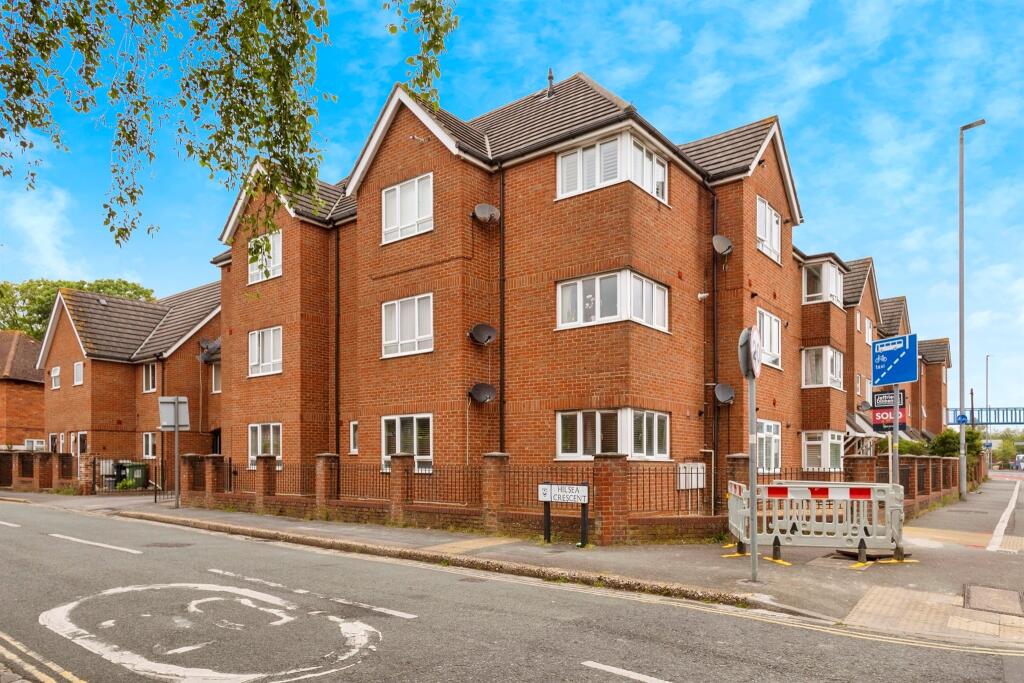 4 bedroom flat for sale in Hilsea Crescent, Portsmouth, PO2