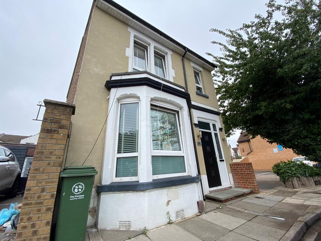2 bedroom detached house for sale in Inverness Road, PORTSMOUTH, PO1
