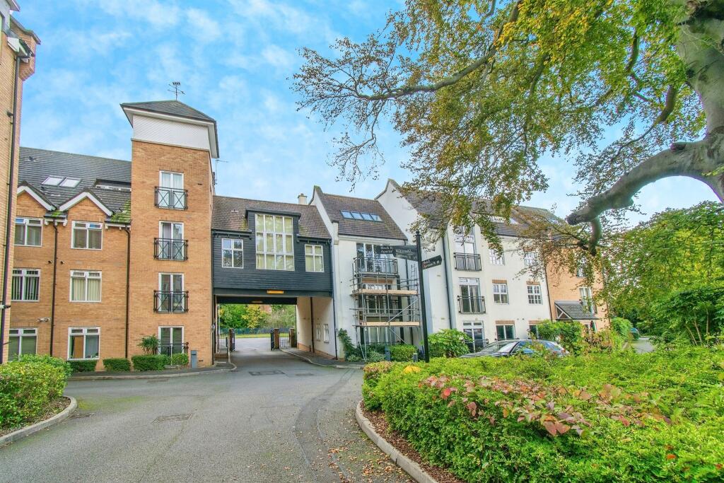 2 bedroom apartment for sale in Honeywell Close, Oadby, Leicester, LE2