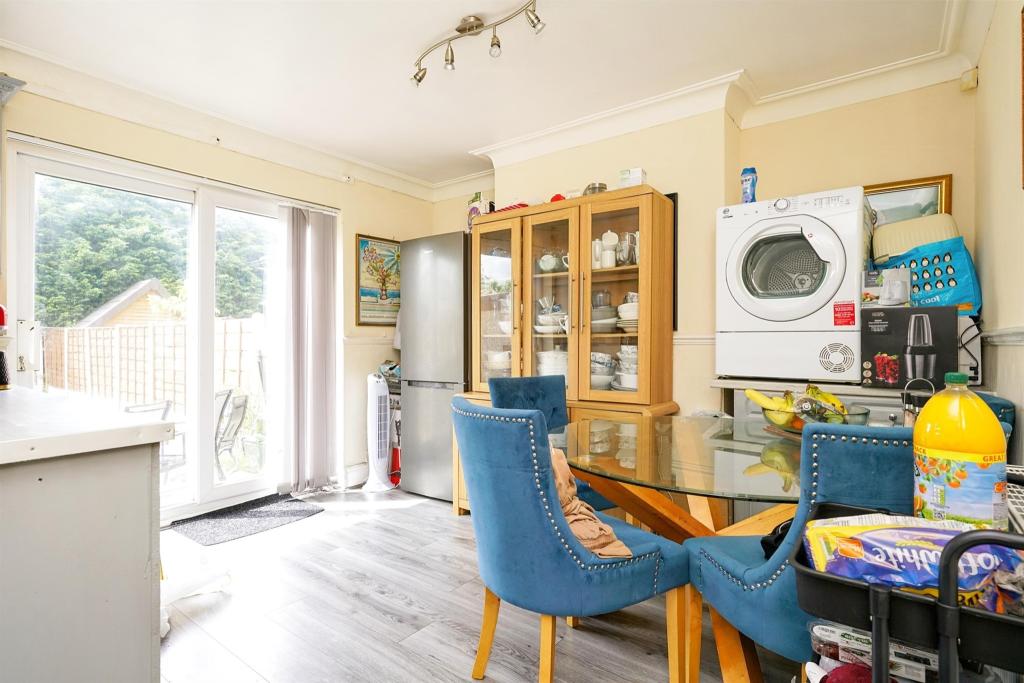 3 bedroom semidetached house for sale in Foundry Lane, LEEDS, LS9