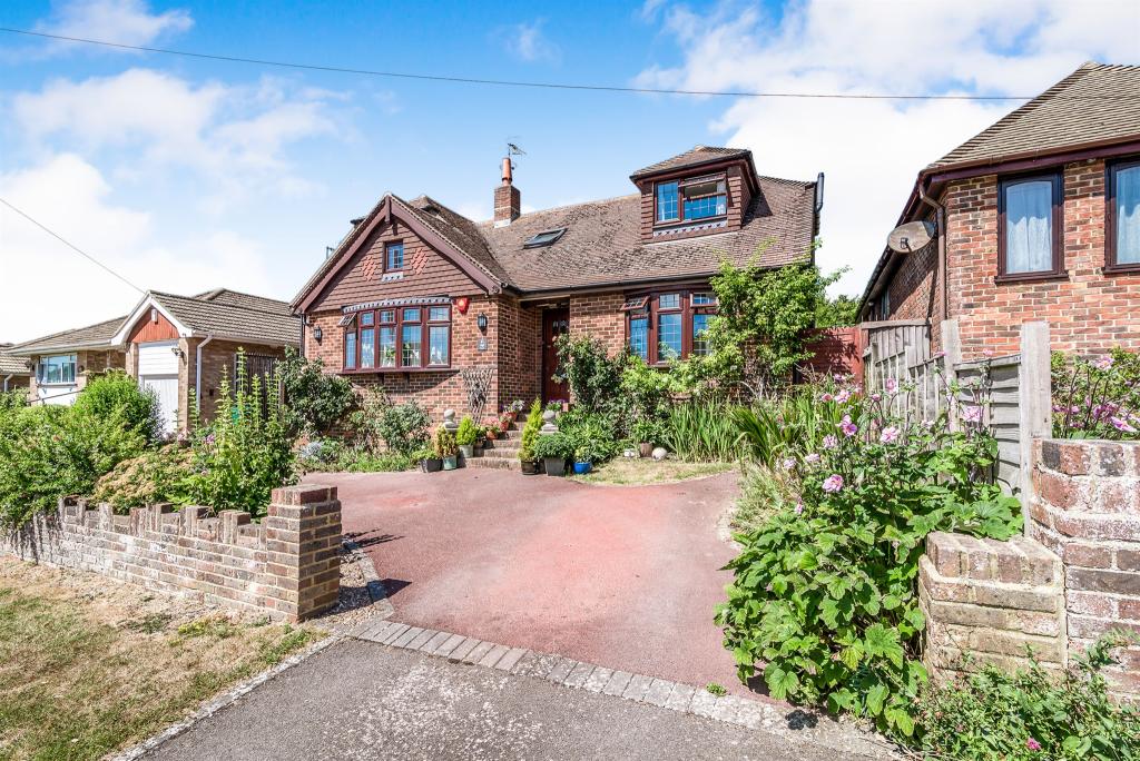 4 bedroom detached bungalow for sale in Dean Court Road, Rottingdean