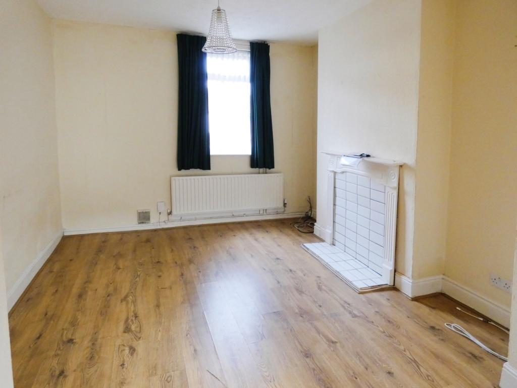 2 bedroom terraced house for sale in Mayors Walk, Peterborough, PE3