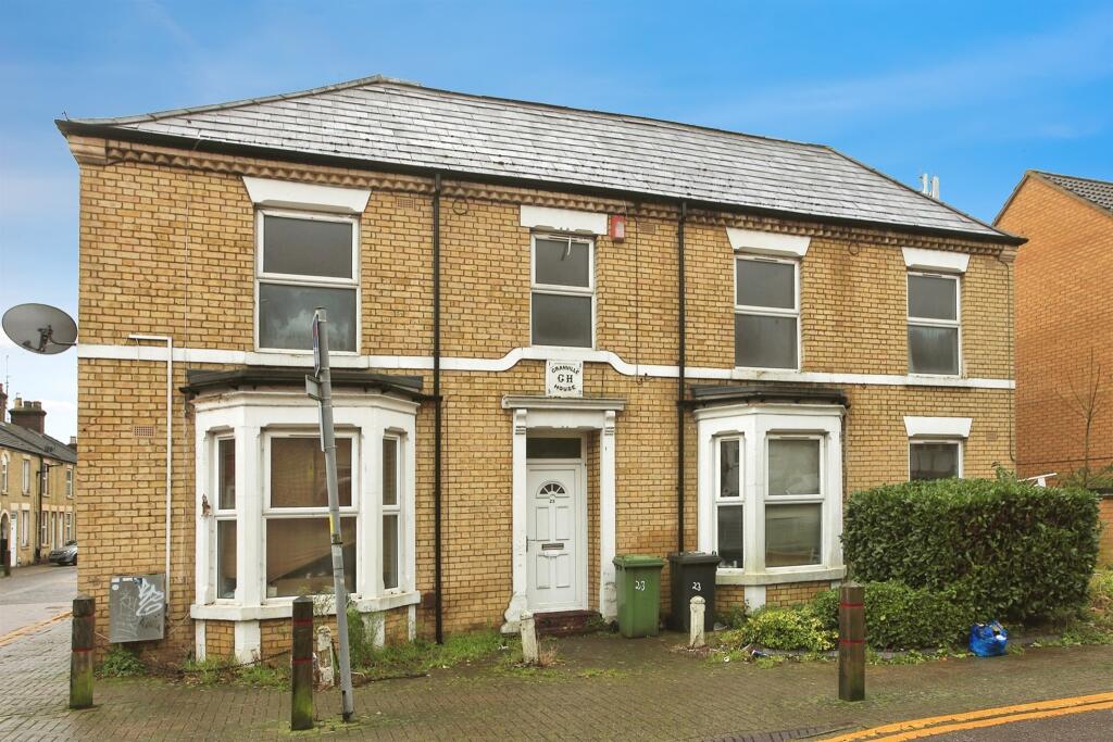 2 bedroom flat for sale in Monument Street, Peterborough, PE1