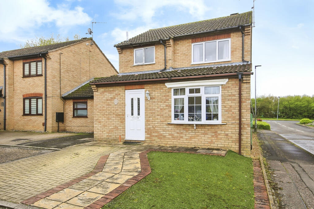 3 bedroom detached house for sale in Carradale, Orton Brimbles, Peterborough, PE2