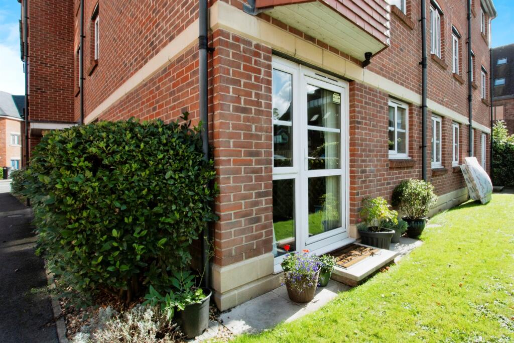 Main image of property: Archers Court, Salisbury