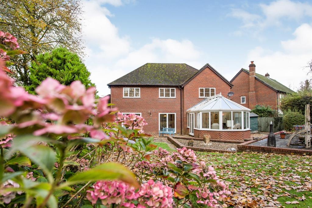 4 bedroom detached house for sale in Silver Wood, Alderbury, SALISBURY, SP5