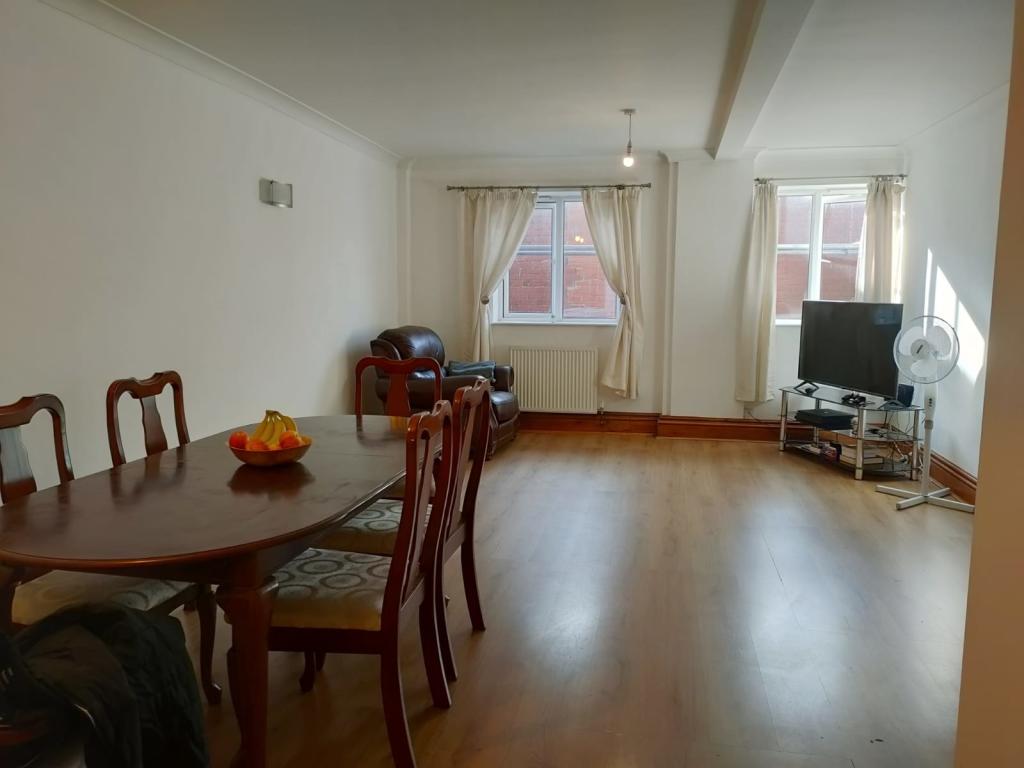 2 bedroom apartment for sale in Barnsley Road, South Elmsall