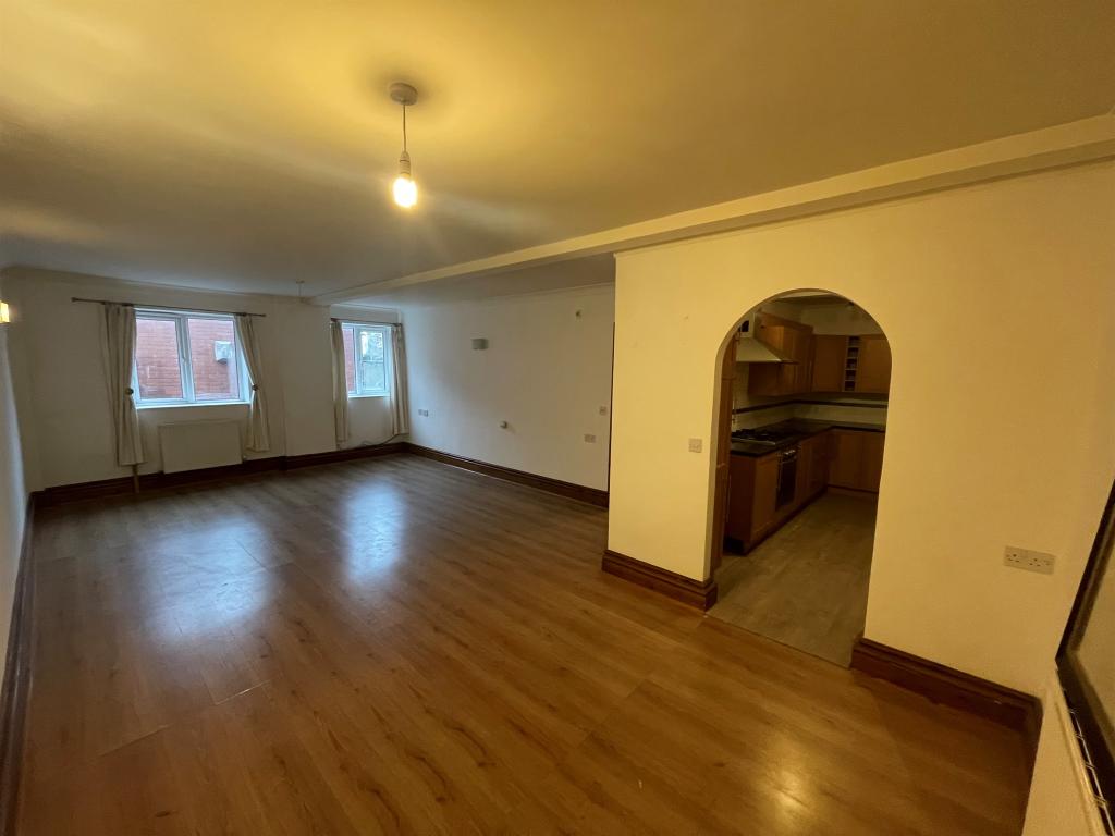 2 bedroom apartment for sale in Barnsley Road, South Elmsall, Pontefract, WF9