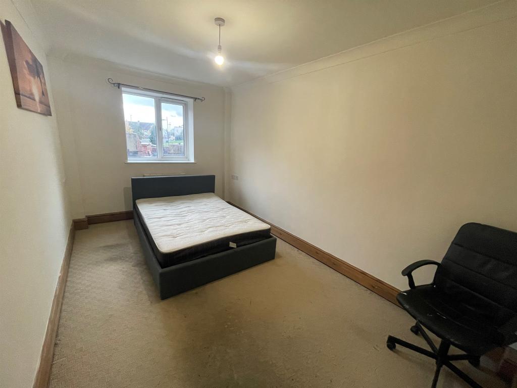 2 bedroom apartment for sale in Barnsley Road, South Elmsall