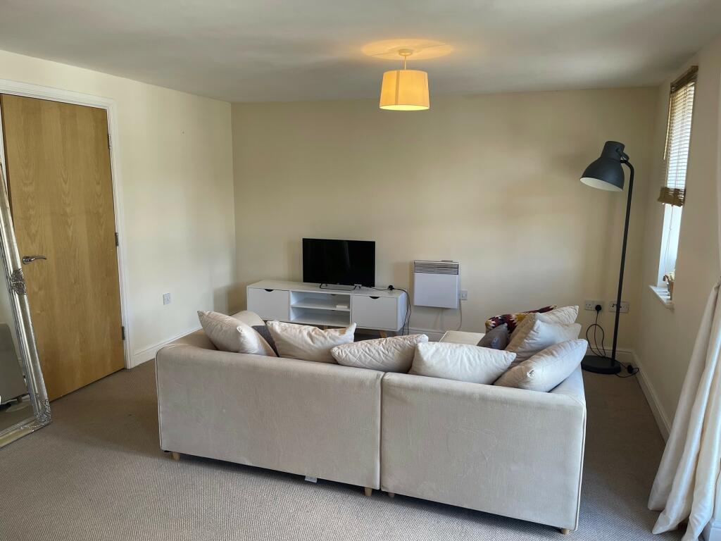 2 bedroom apartment for sale in Ashdown Court, Knottingley, WF11