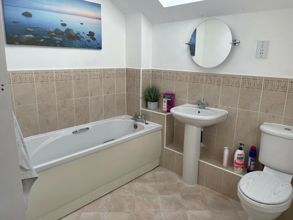 2 bedroom apartment for sale in Ashdown Court, Knottingley, WF11