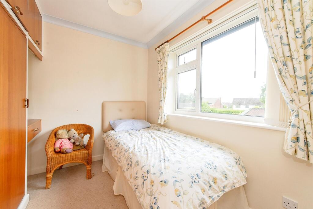 5 bedroom detached house for sale in Carleton Road, Pontefract, WF8