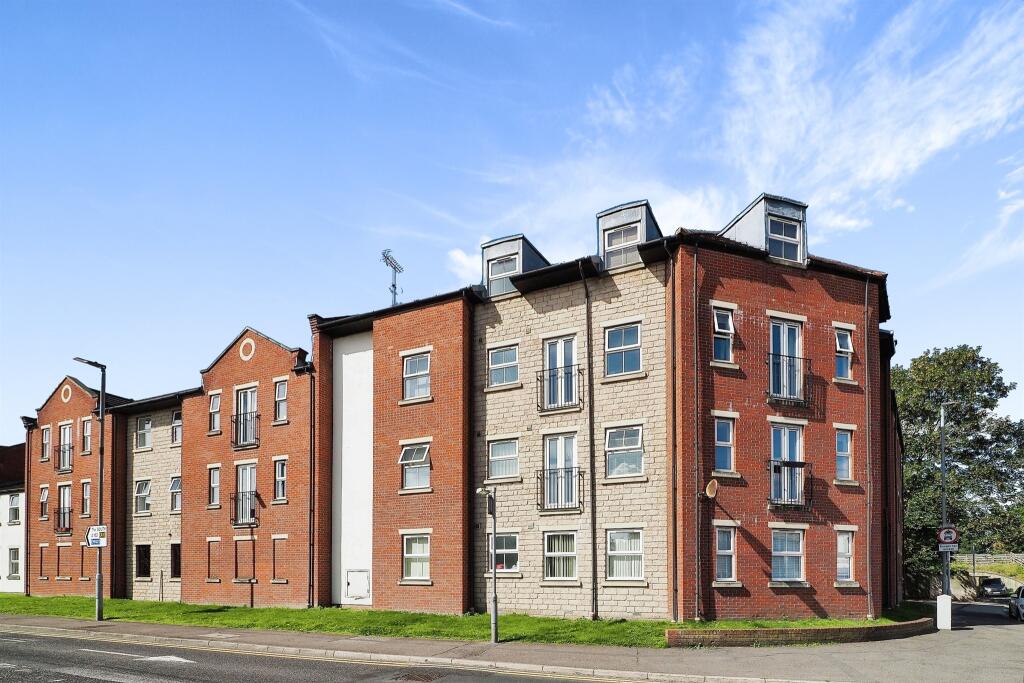2 bedroom apartment for sale in Ashdown Court, Knottingley, WF11