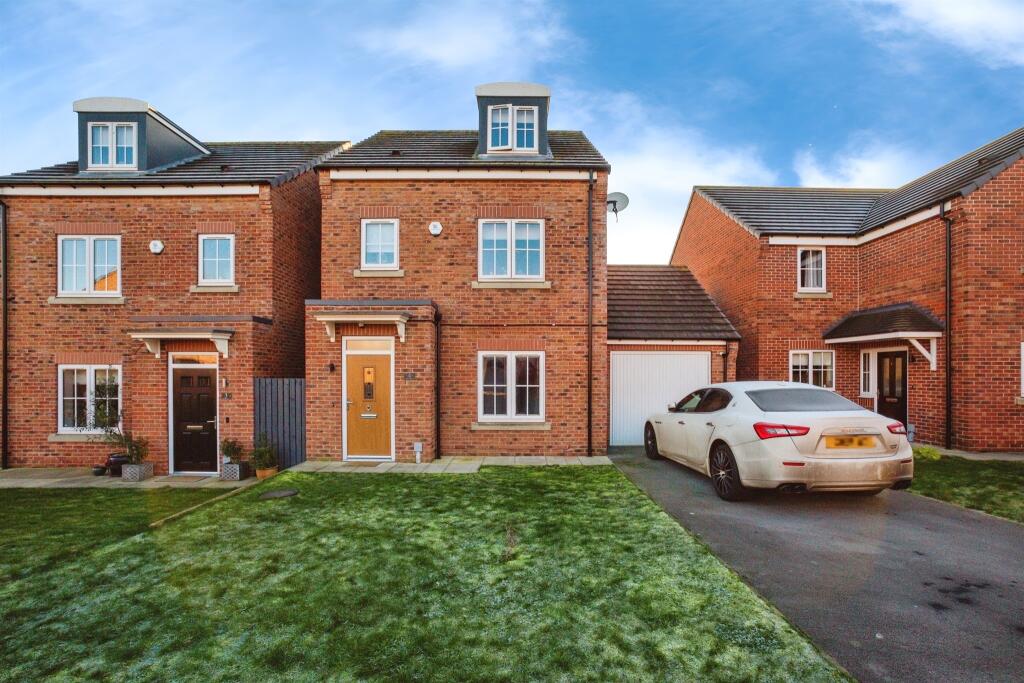 3 bedroom detached house for sale in Orchid Drive, South Elmsall