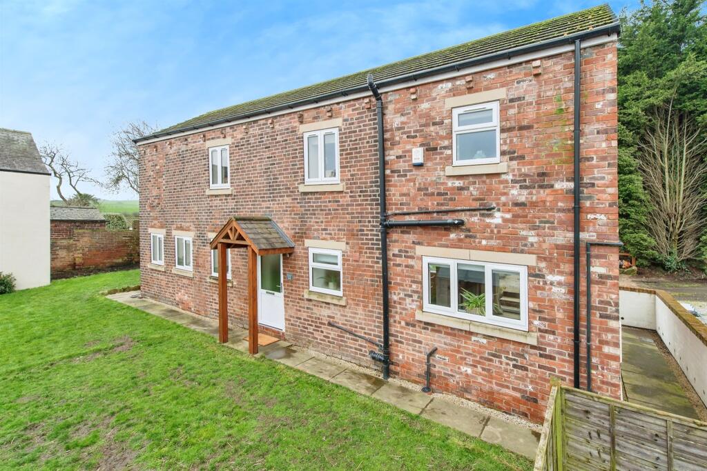3 bedroom barn conversion for sale in New Road, Old Snydale, Pontefract
