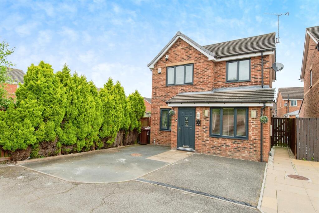 3 bedroom detached house for sale in Whitwell Main, Streethouse