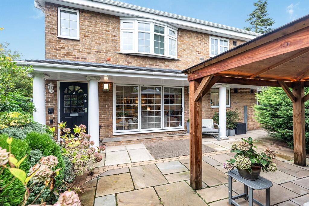 Main image of property: Hardwick Court, Pontefract