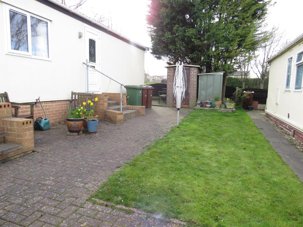 2 bedroom park home for sale in West Park Homes, Darrington, Pontefract