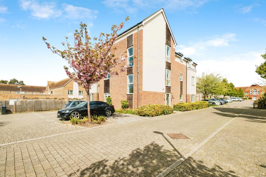 Additional property image - Amber Close, Shoreham-By-Sea