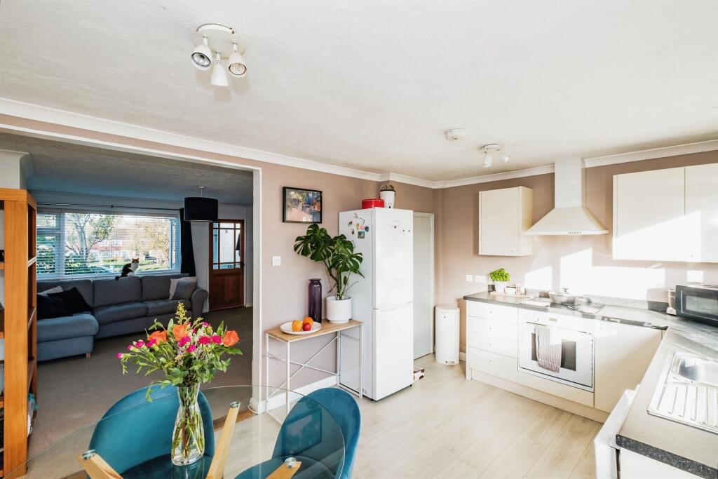 Additional property image - Downsway, Shoreham-By-Sea