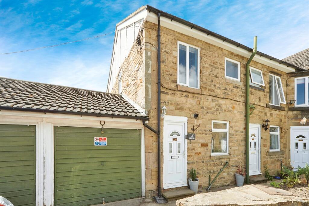 2 bedroom end of terrace house for sale in Whitecote Lane, Bramley