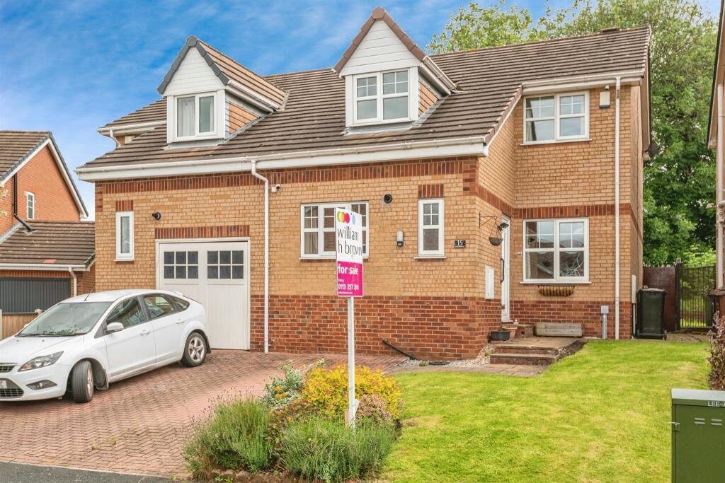 4 bedroom semidetached house for sale in St. Marys Park Approach