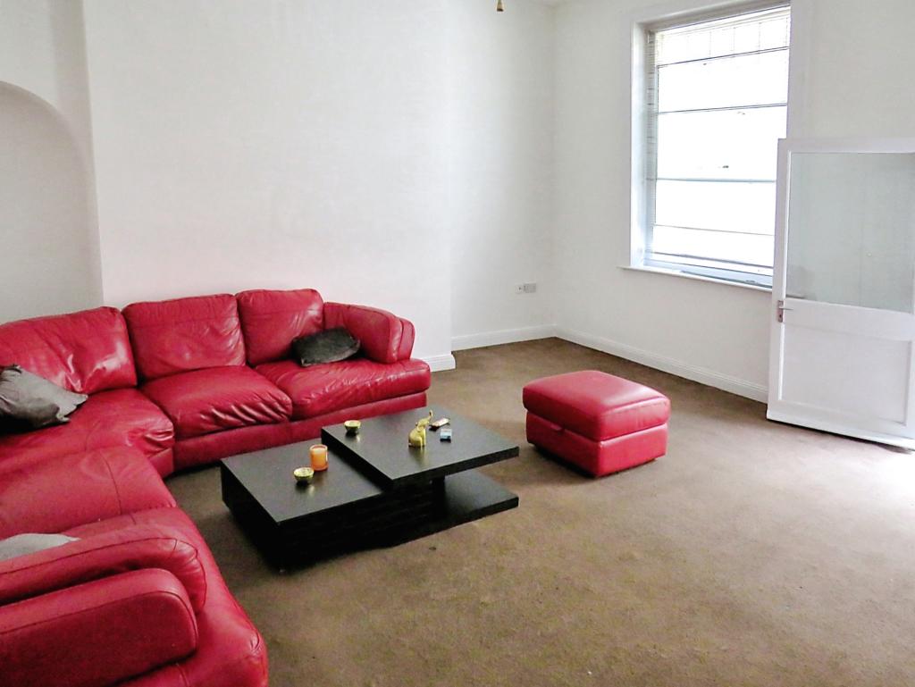 3-bedroom-apartment-for-sale-in-portland-terrace-southampton-so14