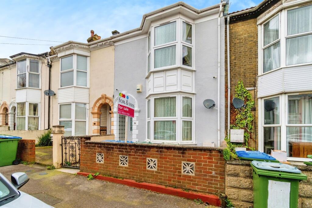 4 bedroom terraced house for sale in Cranbury Avenue, Southampton, SO14
