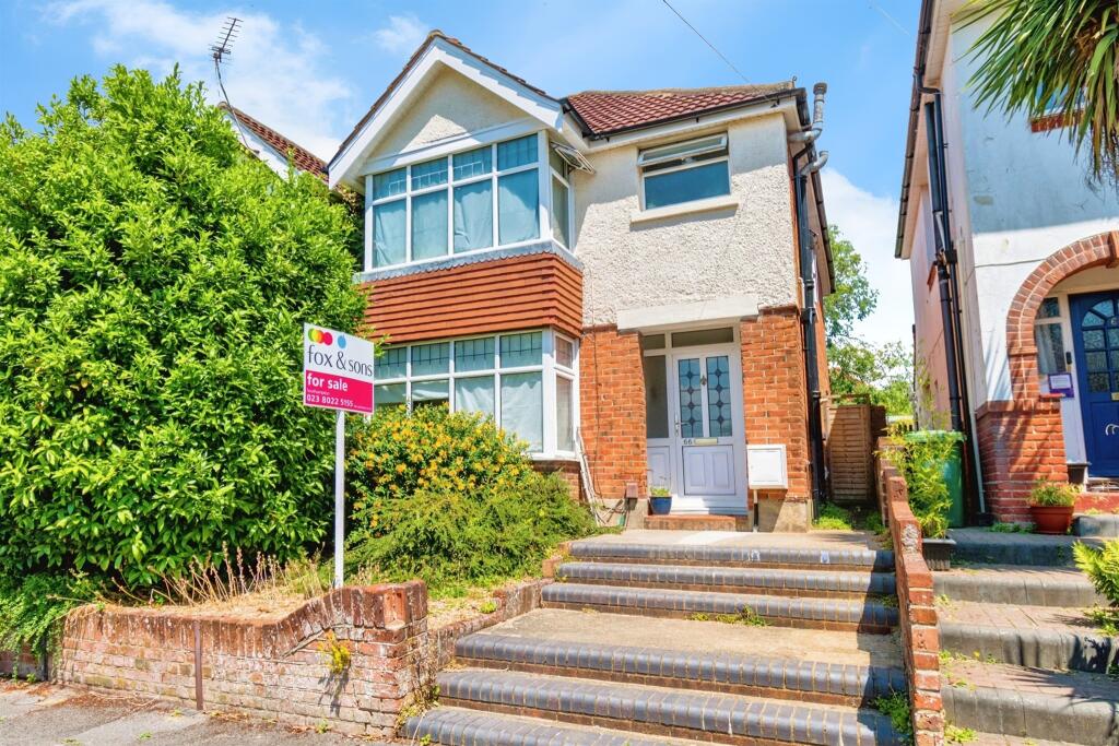 3 bedroom semi-detached house for sale in Norfolk Road, Southampton, SO15