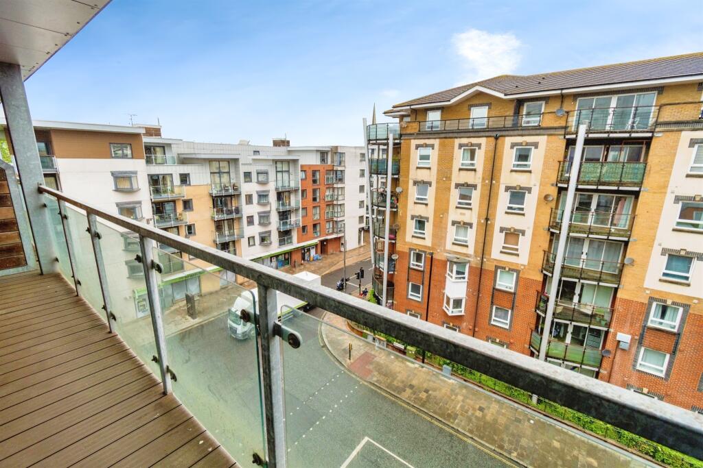 Main image of property: High Street, Southampton