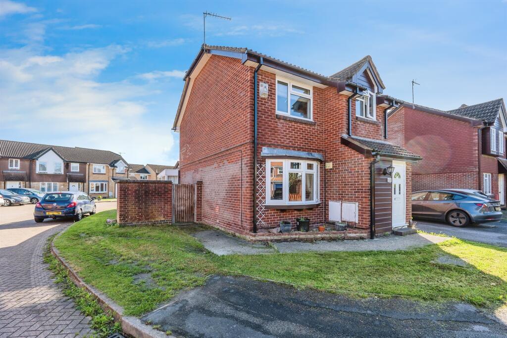 Main image of property: Pipers Close, Totton, SOUTHAMPTON