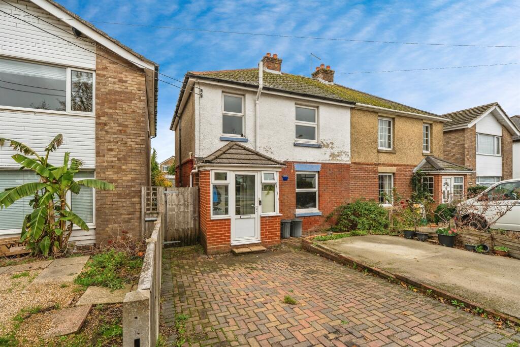 Main image of property: Salisbury Road, Totton, SOUTHAMPTON