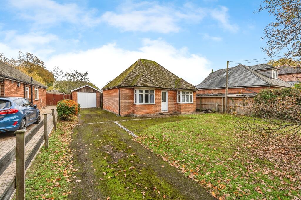 Main image of property: Pauletts Lane, Calmore, Southampton