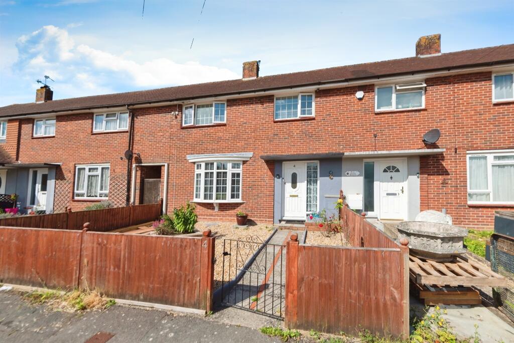 3 bedroom terraced house for sale in Norley Close, Havant, PO9