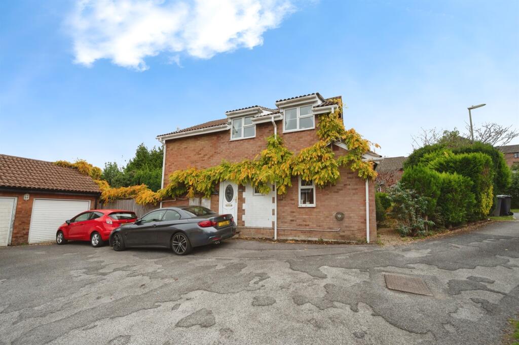 Main image of property: Valley Park Drive, Clanfield, Waterlooville