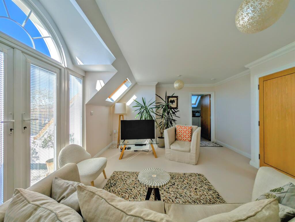 Additional property image - Wallace Avenue, Worthing