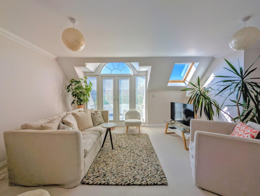Additional property image - Wallace Avenue, Worthing