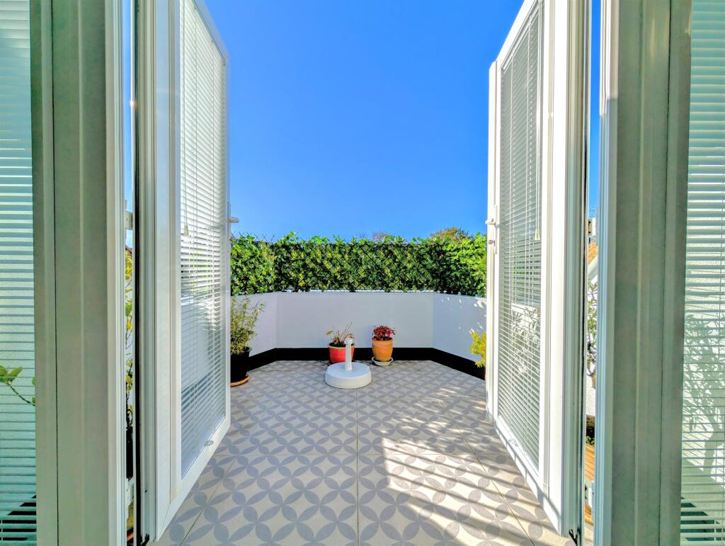 Additional property image - Wallace Avenue, Worthing
