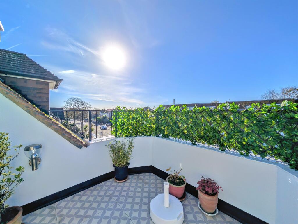 Additional property image - Wallace Avenue, Worthing